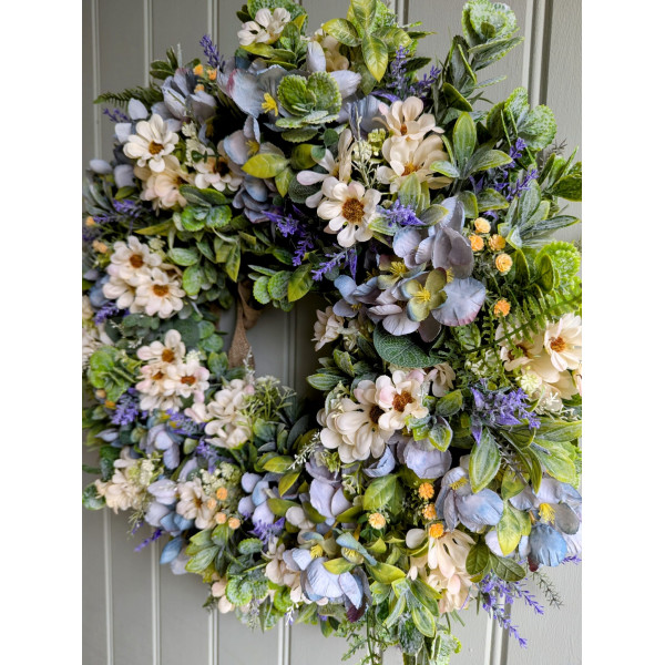 Blue Blossom Daisy Wreath