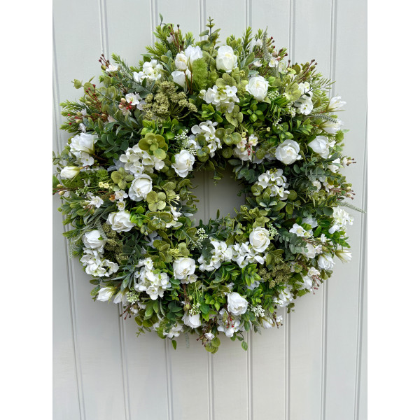 Rambling White Rose Luxury Wreath