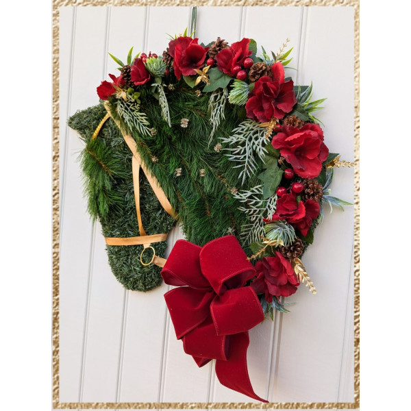 Beautiful Ruby Horse Wreath