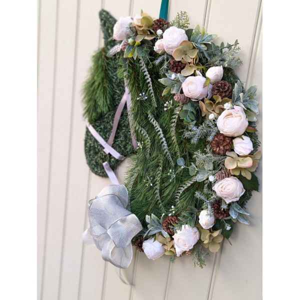 Merry Elegance Horse Wreath