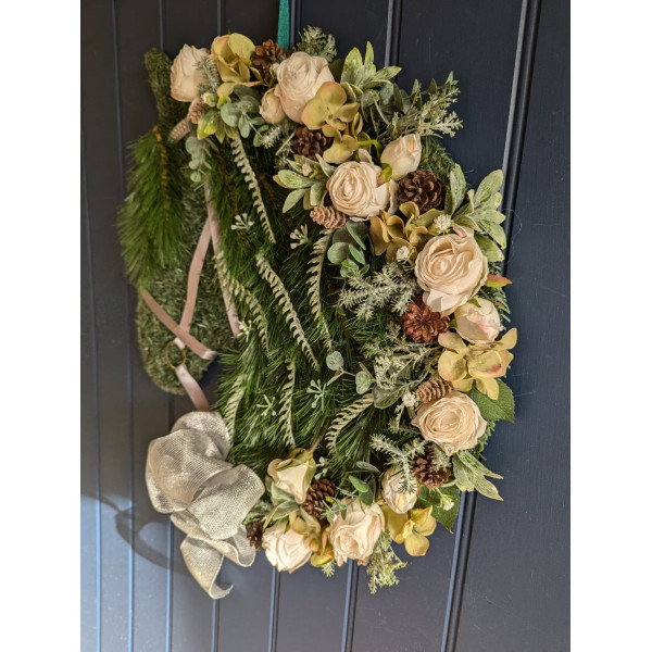 Merry Elegance Horse Wreath